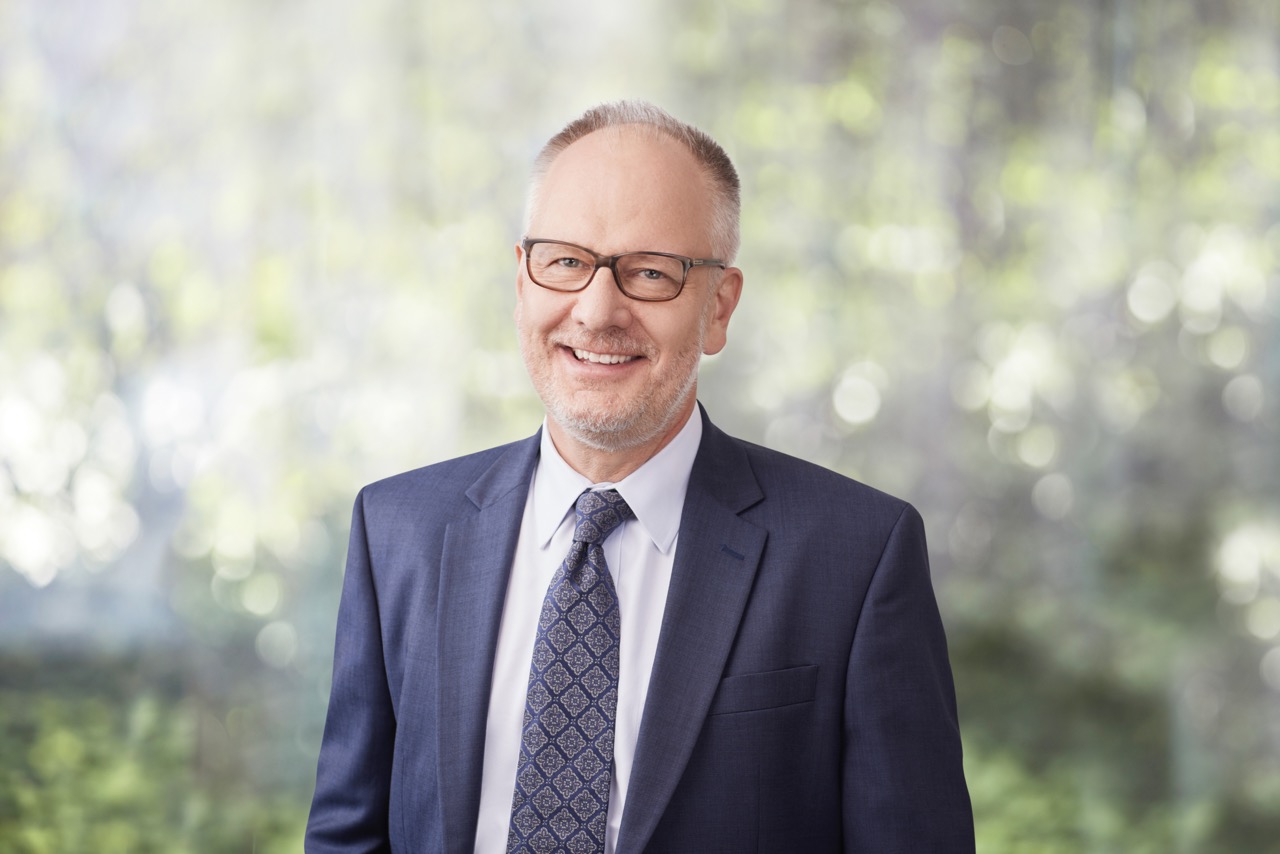 Associate Professor Sean Mackay
