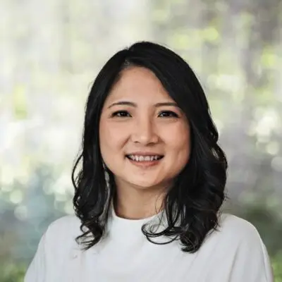 Headshot of Dr Sim Yee Ong of Adeney Private Hospital