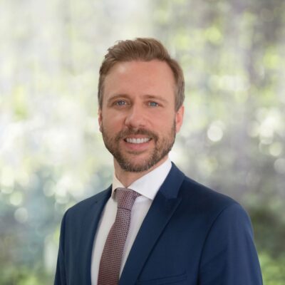 Associate Professor Lukas Ernstbrunner